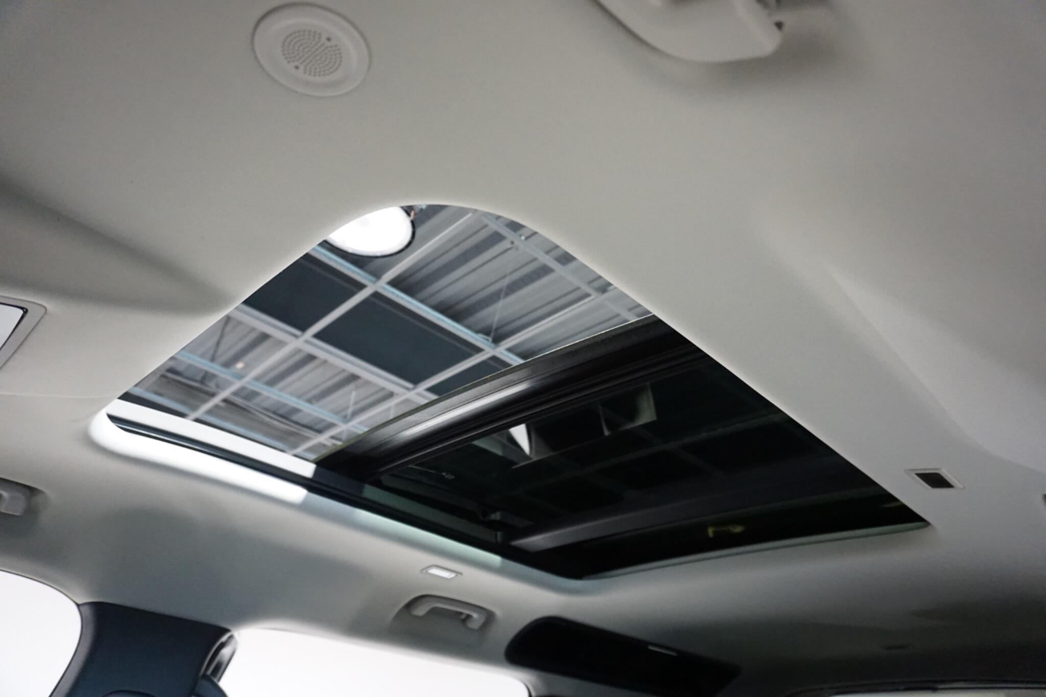 Land Rover Defender 110 3.0 D250 MHEV XS Edition SUV 5dr Diesel Auto 4WD Euro 6 (s/s) (250 ps)